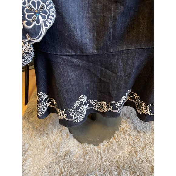 Odelish Jacket and Skirt - Picture 4 of 7